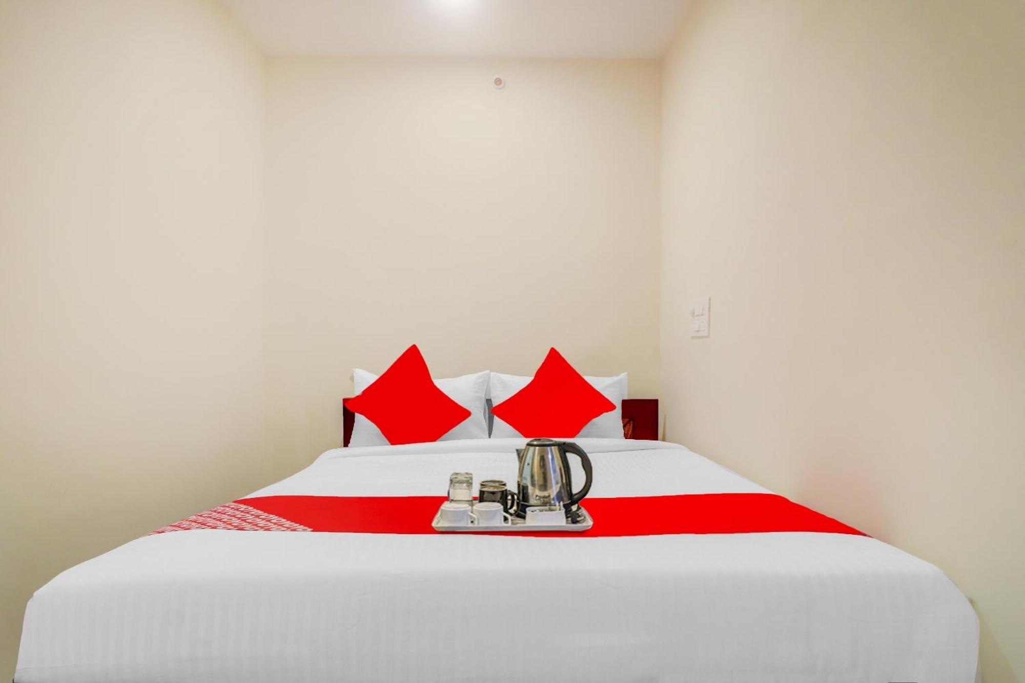 Hotel O Aayush Stay Inn Hyderabad Exterior photo