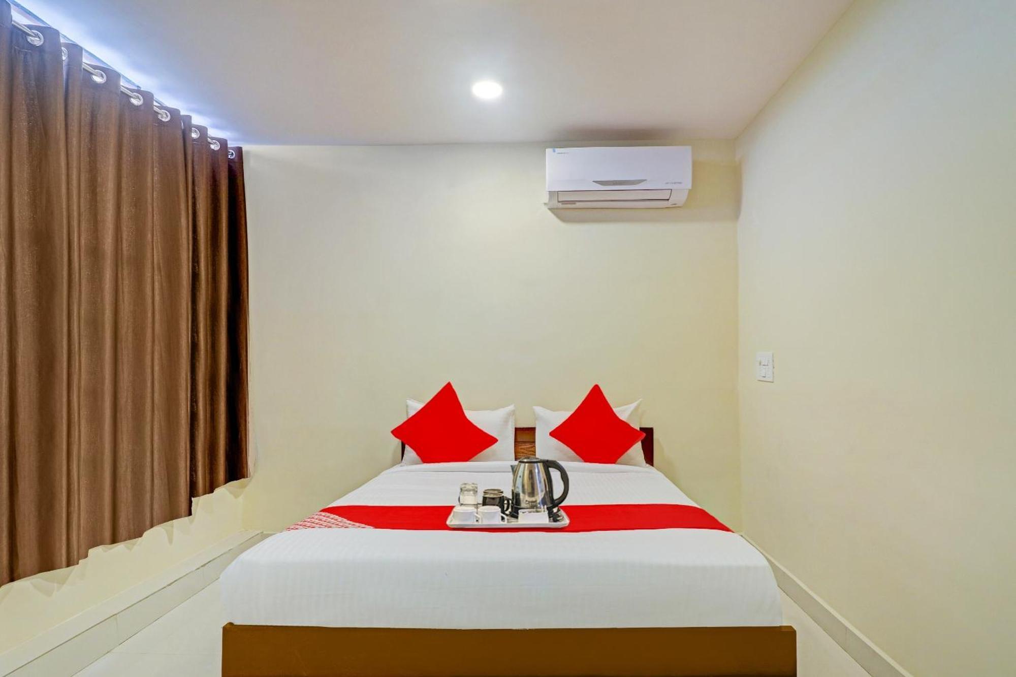 Hotel O Aayush Stay Inn Hyderabad Exterior photo