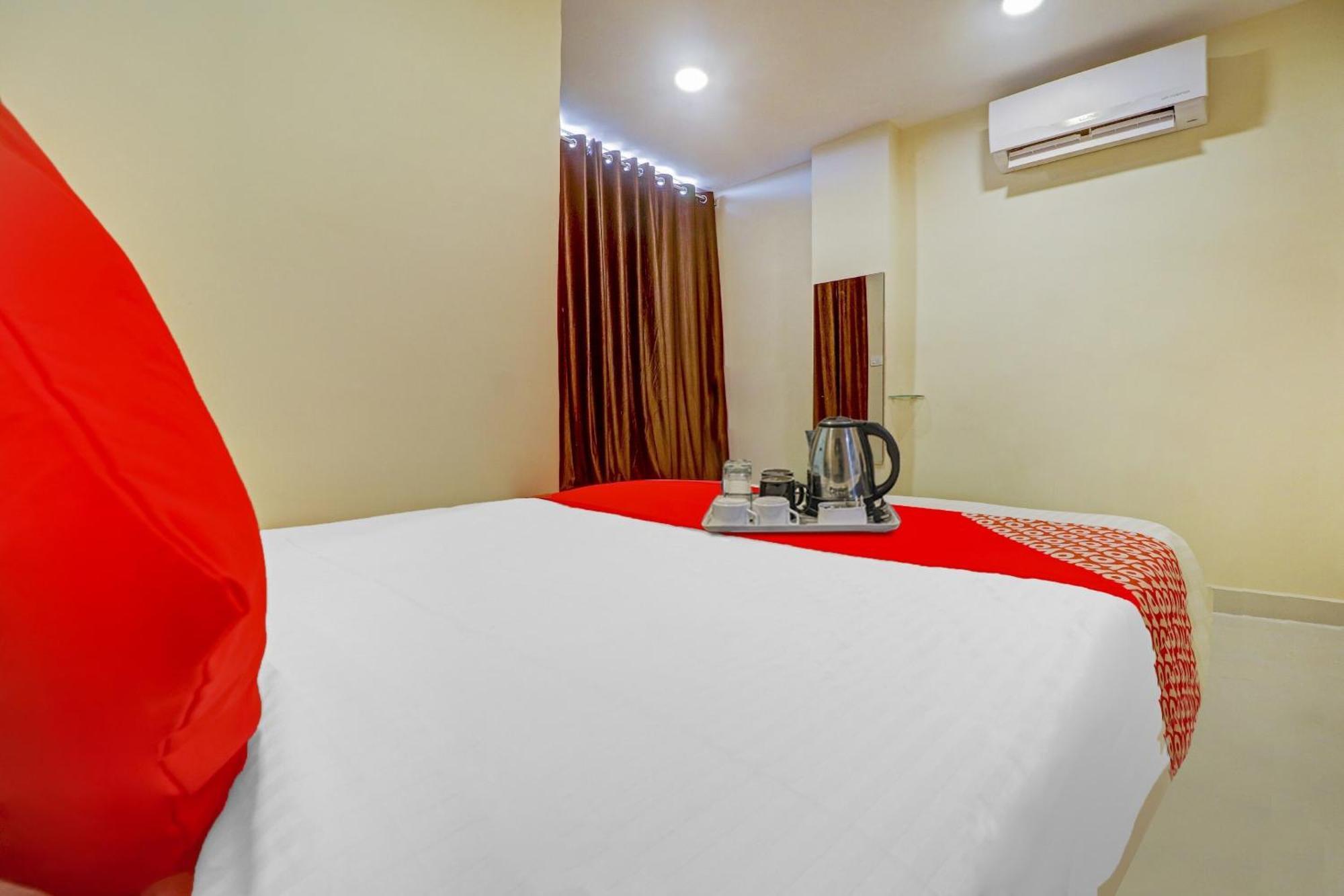 Hotel O Aayush Stay Inn Hyderabad Exterior photo