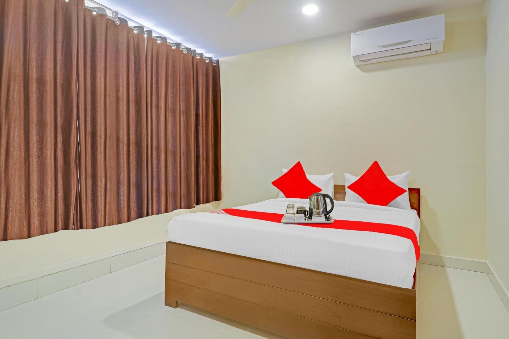 Hotel O Aayush Stay Inn Hyderabad Exterior photo