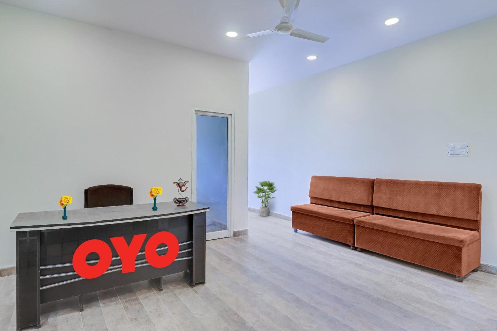 Hotel O Aayush Stay Inn Hyderabad Exterior photo