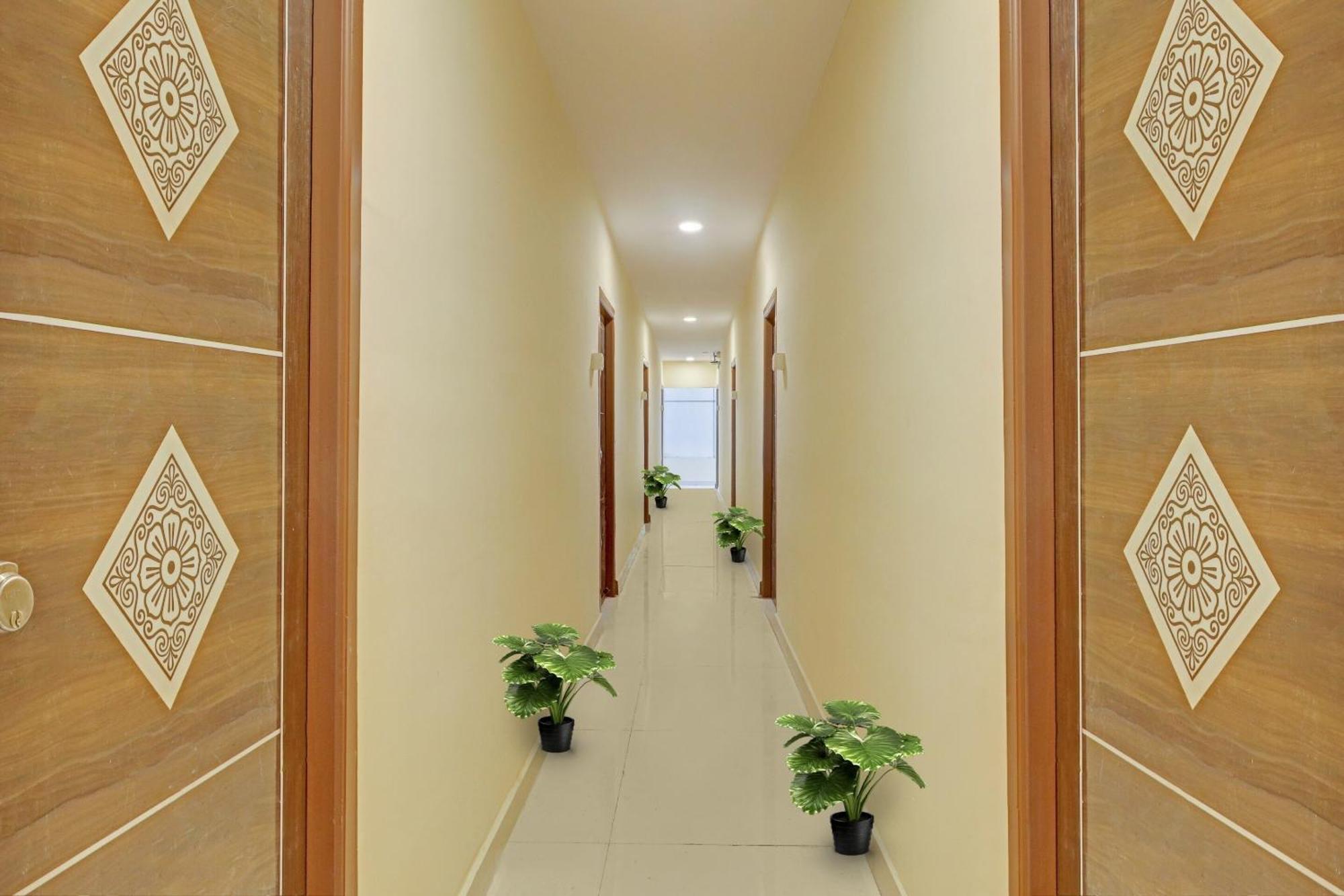 Hotel O Aayush Stay Inn Hyderabad Exterior photo